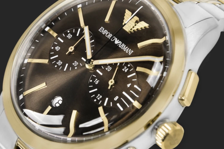 Brązowa tarcza zegarka Emporio Armani Dario Chronograph AR80084SET