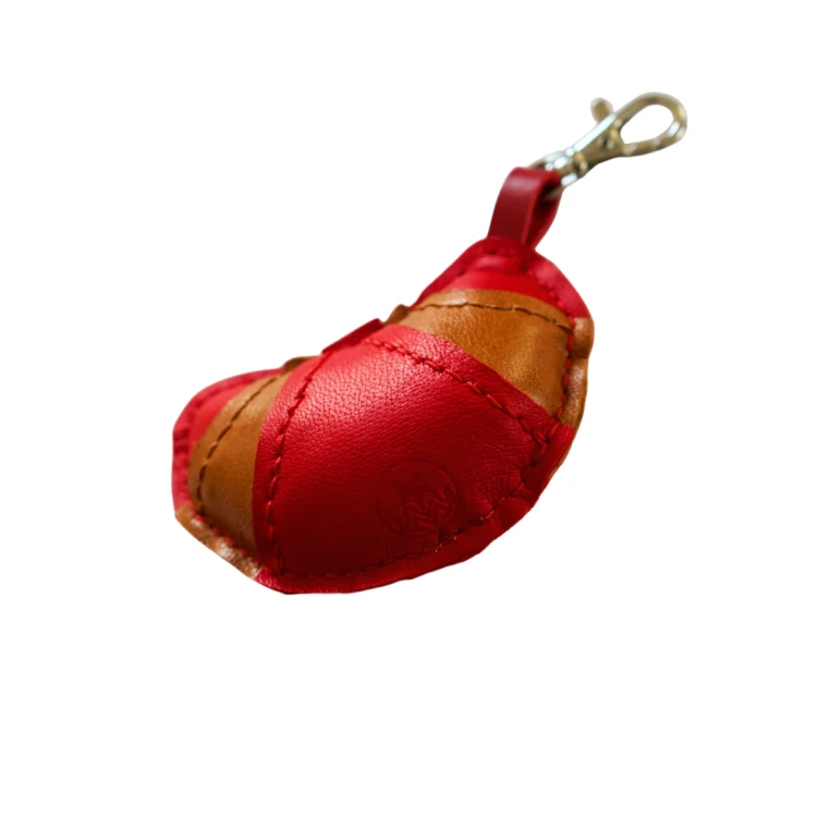 Przywieszka do torebki truskawkowy croissant.png
